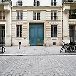 Spacieux Appartement Situe Au Coeur De Paris