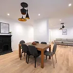 Spacieux Appartement Situe Au Coeur De Paris