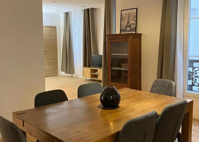 Spacieux Appartement Situe Au Coeur De Paris